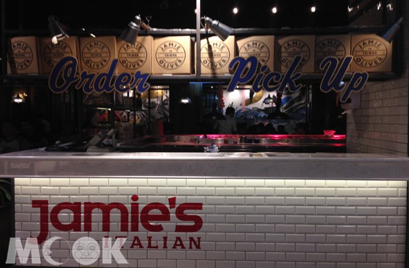 傑米奧利佛在台灣開設的Jamie’s Italian於開幕之初受到許多粉絲與饕客朝聖。(圖／MOOK景點家張盈盈)