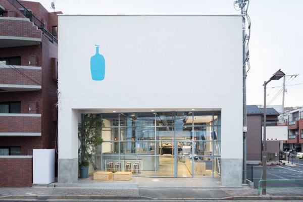 藍瓶咖啡東京一號店，位於清澄白河，2015年2月6日開幕已屆滿三週年。