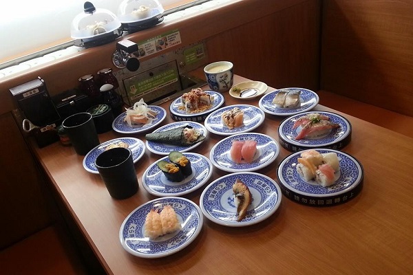 藏壽司的料理的美味、食材新鮮且服務品質、店鋪裝潢都嚴格把關，平價路線也使熱愛日式壽司的饕客們喜愛（圖／藏壽司）