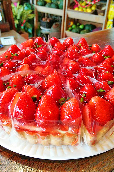 除了採草莓外，還能享用草莓甜點 (圖／莓圃休閒農園)
