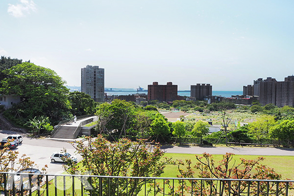 可以遠眺淡水河出海口（攝影／MOOK景點家高嘉俊）