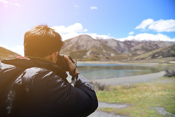 三人合照也有學問  旅遊拍照六大禁忌