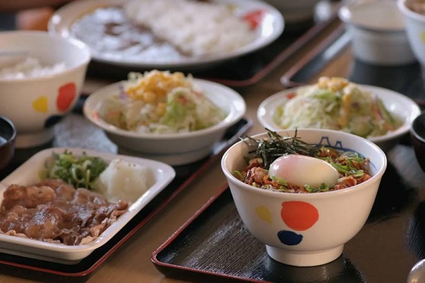 平價又美味的牛丼飯是松屋的招牌，高CP值的美味受到許多人喜愛。