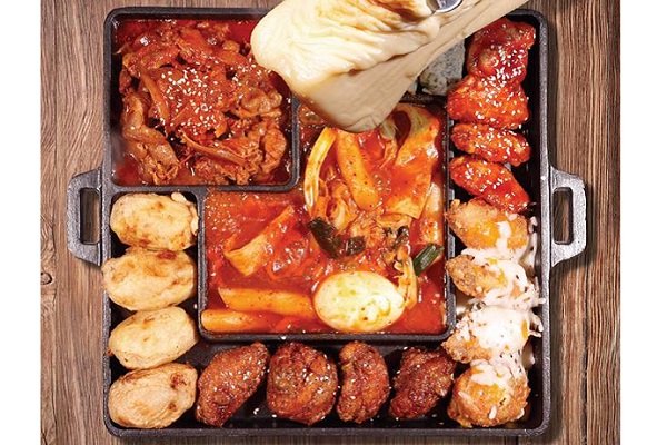 哈摩尼韓食堂除了提供傳統的韓式料理外，還有融入西式元素的新潮韓國菜，受到年輕族群歡迎（圖／哈摩尼韓食堂）