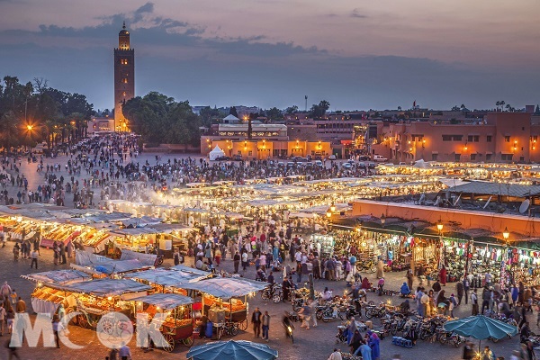 位於摩洛哥馬拉喀什「凱米斯市集（Bab El Khemis）」是當地歷史悠久，且頗具規模的人氣二手市集。（圖片提供／Booking.com）