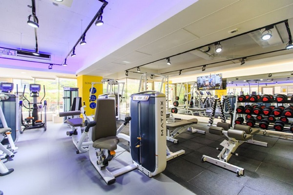 「BEING fit健身房」內設備齊全且提供多元團體課程及私人教練課程。（圖／統一超商）