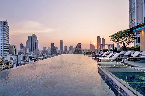 蘇拉翁塞曼谷萬豪酒店無邊際高空泳池 (圖／Bangkok Marriott Hotel The Surawongse，以下同)