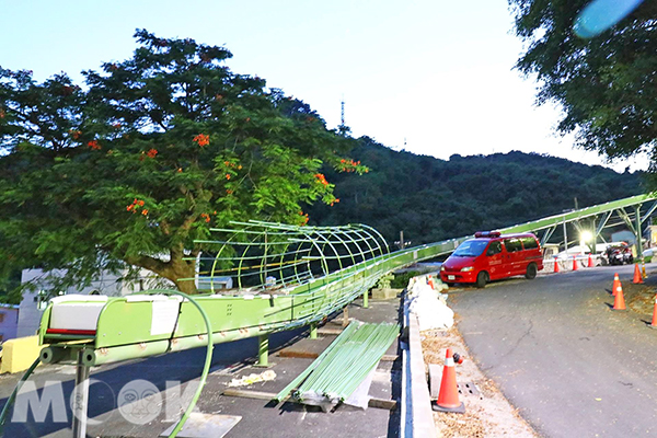 經過古道、水道、防空壕等歷史現場