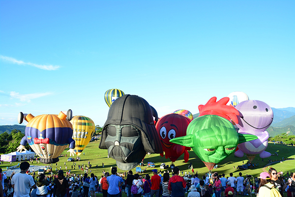 各種造型的熱氣球 (圖／台灣國際熱氣球嘉年華)