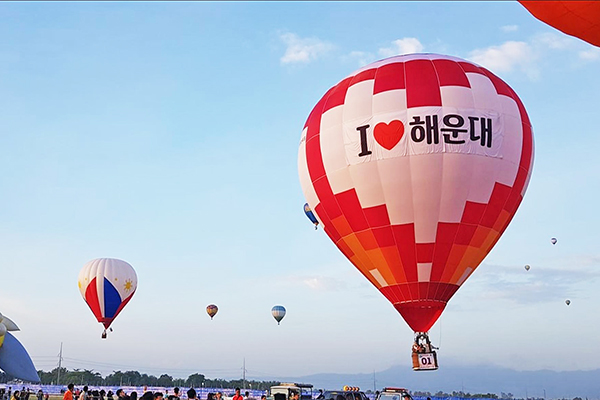 賞盡海雲台浪漫海景！釜山首屆熱氣球節