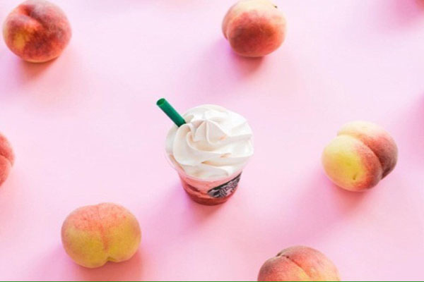 「粉紅蜜桃星冰樂」還未開賣，就已先在日本IG上掀起一波轟動。( 圖／日本星巴克Instagram)