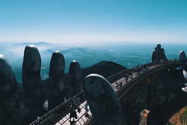 位在山上，旅客更能將峴港風景一覽無遺。（圖／Amazing Things in Vietnam）