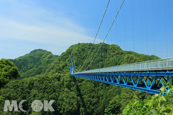 「龍神大吊橋」為日本最長的步行者專用吊橋之一，以高空彈跳深受大膽情侶檔歡迎。