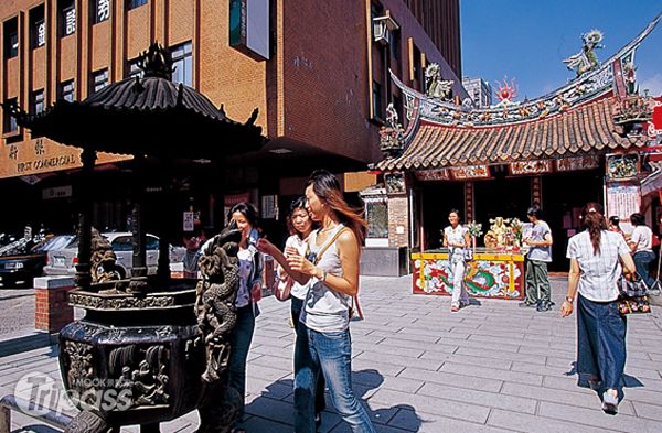 霞海城隍廟是最受歡迎的月老廟。(圖片提供／墨刻出版社)
