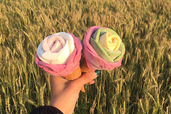 布達佩斯 冰淇淋專賣店的手工玫瑰花冰淇淋(圖／布達佩斯 冰淇淋專賣店)