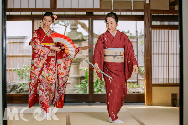 在百年町屋風格的空間中進行日本舞等文化體驗。