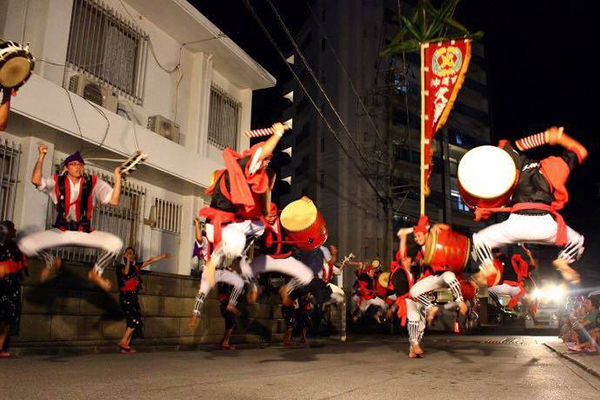 其中一個EISA舞的團隊，沖縄市久保田青年会。