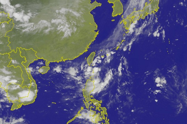 台灣東方海面有熱帶性低氣壓，影響接下來台灣降雨狀況。
