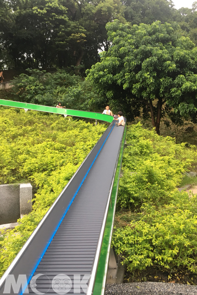 目前台灣最長的滾輪滑梯。