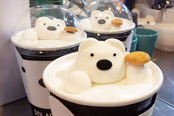POLAR CAFE的飲料可以加購「寶拉熊棉花糖」(圖／POLAR CAFE)