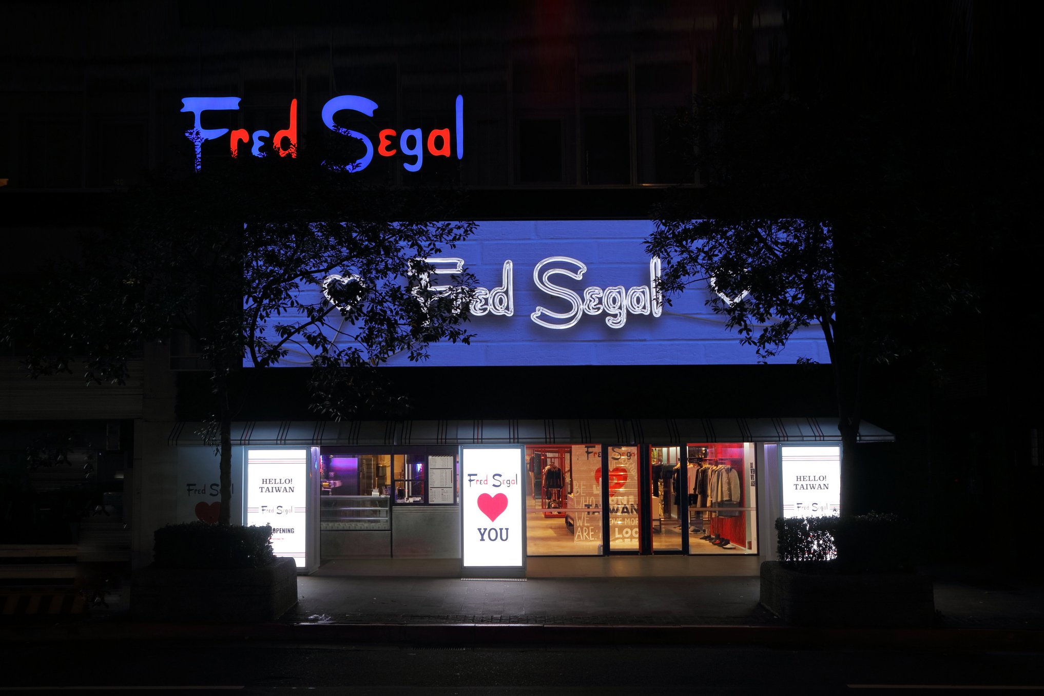 Fred Segal台北店的夜間店景 (圖／ Fred Segal Taiwan，以下同)