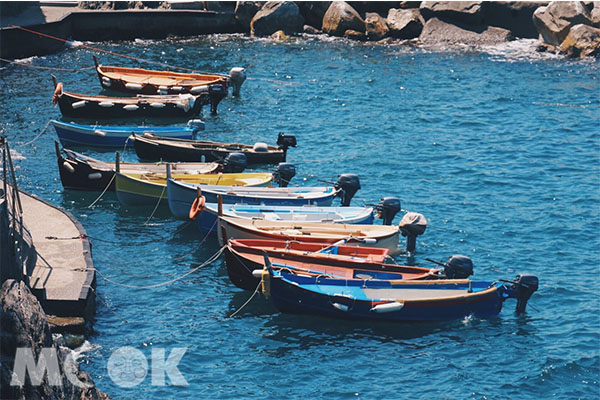 漁村內的船隻是居民與隔壁漁村聯絡、交通的一種方式。 (圖／MOOK景點家莫菲)