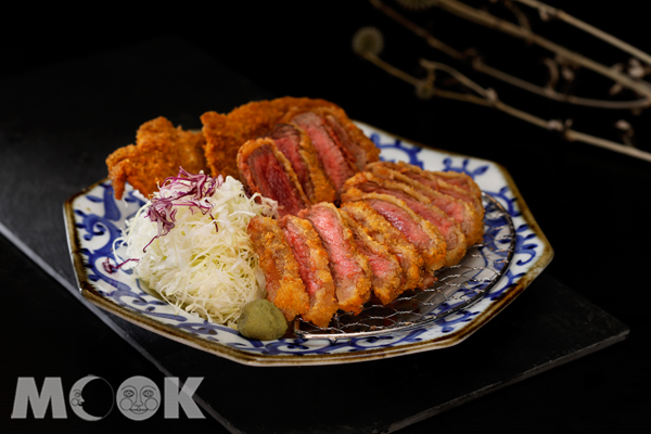京都勝牛三味 NT$480，炸翼板、厚切菲力與薄切牛酱 3 款不同的牛排。