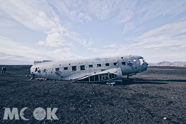 飛機殘骸位於冰島南部Vik附近。 (圖／charlieliuliuliu)