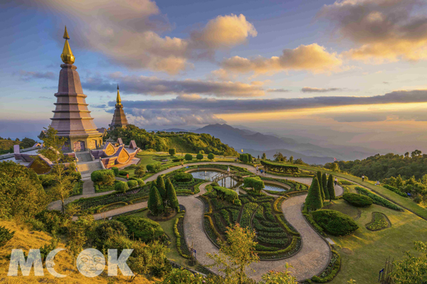 位於泰國北部的「清邁」是座歷史悠久的古城，旅客可以在此進行古蹟與寺廟巡禮。(圖╱Booking.com，以下同)