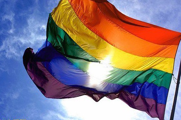 彩虹旗，也被稱作「LGBT驕傲旗」和「同志驕傲旗」，是一面象徵性少數群體（LGBT）的旗幟。(圖片來源／cyberfair）