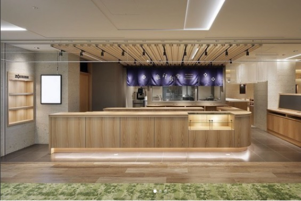 象印食堂的空間設計，以溫暖的木造為主，空間非常開放。 (圖／ZOJIRUSHI)