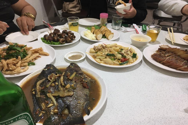 講究新鮮食材的阿華海鮮熱炒。 (圖／阿華海鮮熱炒)