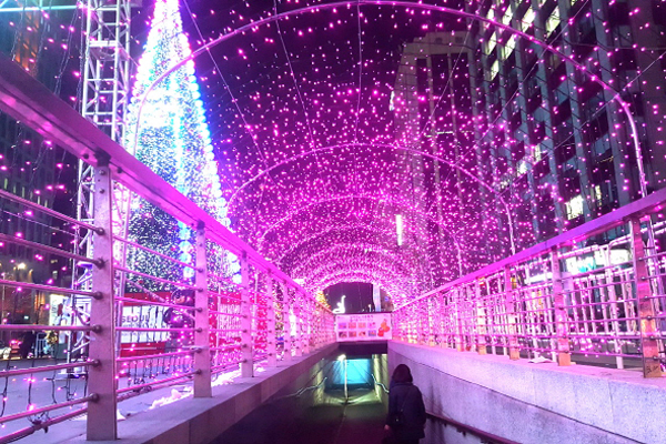 每年首爾聖誕慶典帶來許多觀光人潮。(圖／首爾聖誕慶典，以下同）
