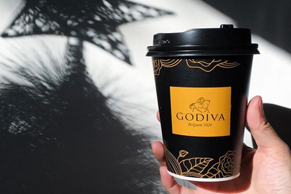 CITY CAFE聯手GODIVA推出醇黑熱巧克力引發網友拍照打卡分享。(圖／7eleventw，以下同)