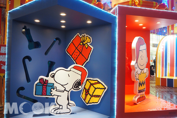 SNOOPY 聖誕造景在SOGO (圖／cheriechang1217，以下同)