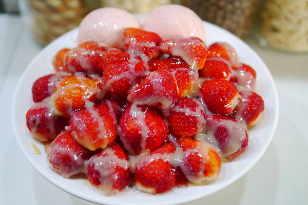 草莓雪花冰。(圖／芒果好忙)