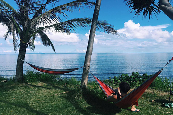 邊喝咖啡邊躺在吊床上欣賞太平洋，超Chill。 (圖／都蘭海角咖啡)