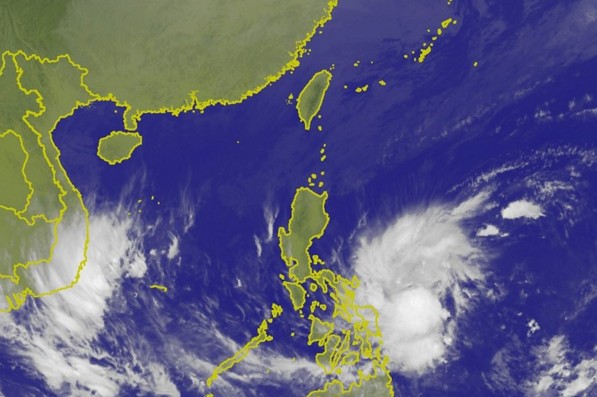 熱帶性低氣壓恐成形為颱風帕布。(圖／中央氣象局，以下同）