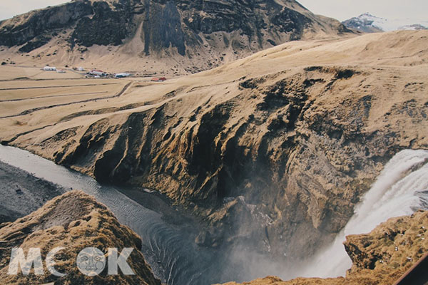 斯科加河從60米高的斷崖傾瀉而下。 (圖／MOOK景點家莫菲)
