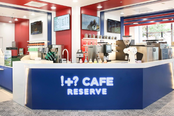 7-ELEVEN打造全新精品咖啡品牌「!+? CAFE RESERVE」不可思議咖啡館。(圖／7-ELEVEN，以下同)