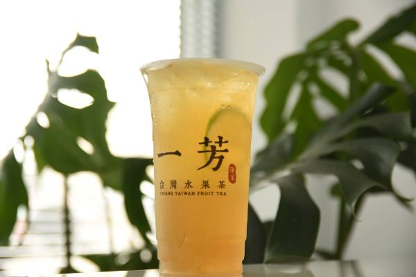 一芳水果茶宣布元旦起部分產品調漲5至10元。 (圖／一芳水果茶)