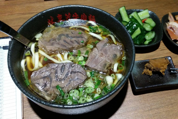林東芳牛肉麵獲得CNN推薦台北必吃吧大牛肉麵。 (圖／林東芳牛肉麵)
