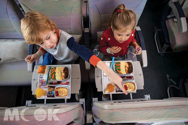 阿聯酋航空機上備有專為兒童設計的機上餐點