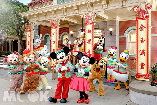 眾多迪士尼朋友更會盛裝亮相齊賀新春。