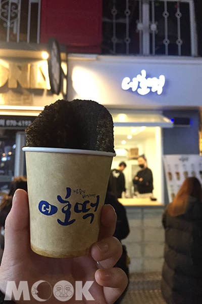 圖為首爾弘大的人氣糖餅店。
