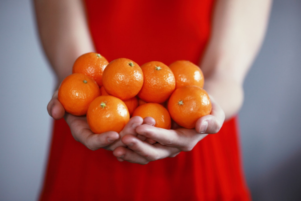 橘子在農曆春節總是扮演著重要的象徵。 (圖／unsplash)