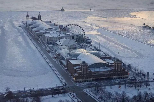 完全進入一片雪白世界的中緯度地區。