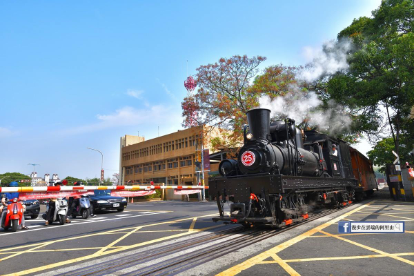 迷人的蒸汽火車行駛於嘉義站至北門站。 (圖／漫步在雲端的阿里山)