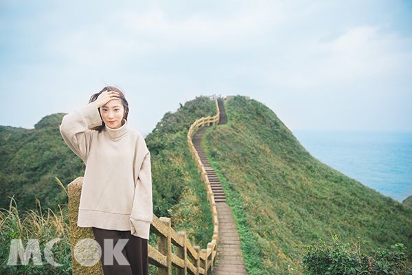 鼻頭角步道能一邊散步一邊欣賞美麗的海景。 (圖／新北市政府)