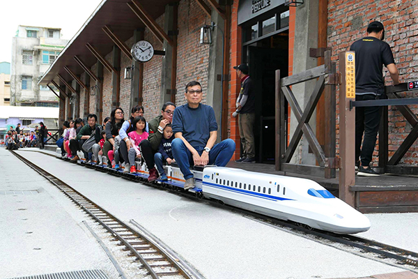 位於駁二特區的哈瑪星台灣鐵道館嘟嘟小火車。 (圖／哈瑪星台灣鐵道館)